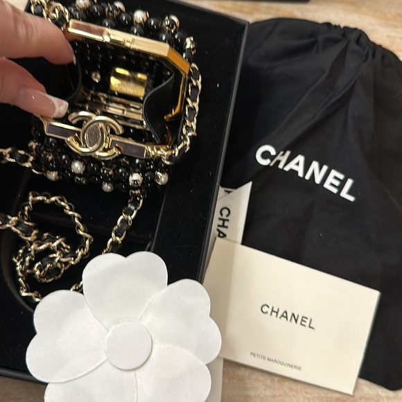 Clutch - Picture 5 of 5